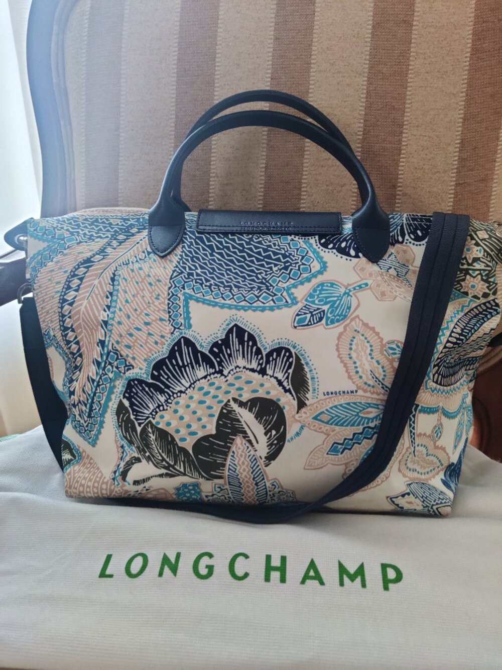 *SOLD* Longchamp Le Pliage NEO Canvas Bag Limited Edition Print in BLUE - Picture 2 of 8